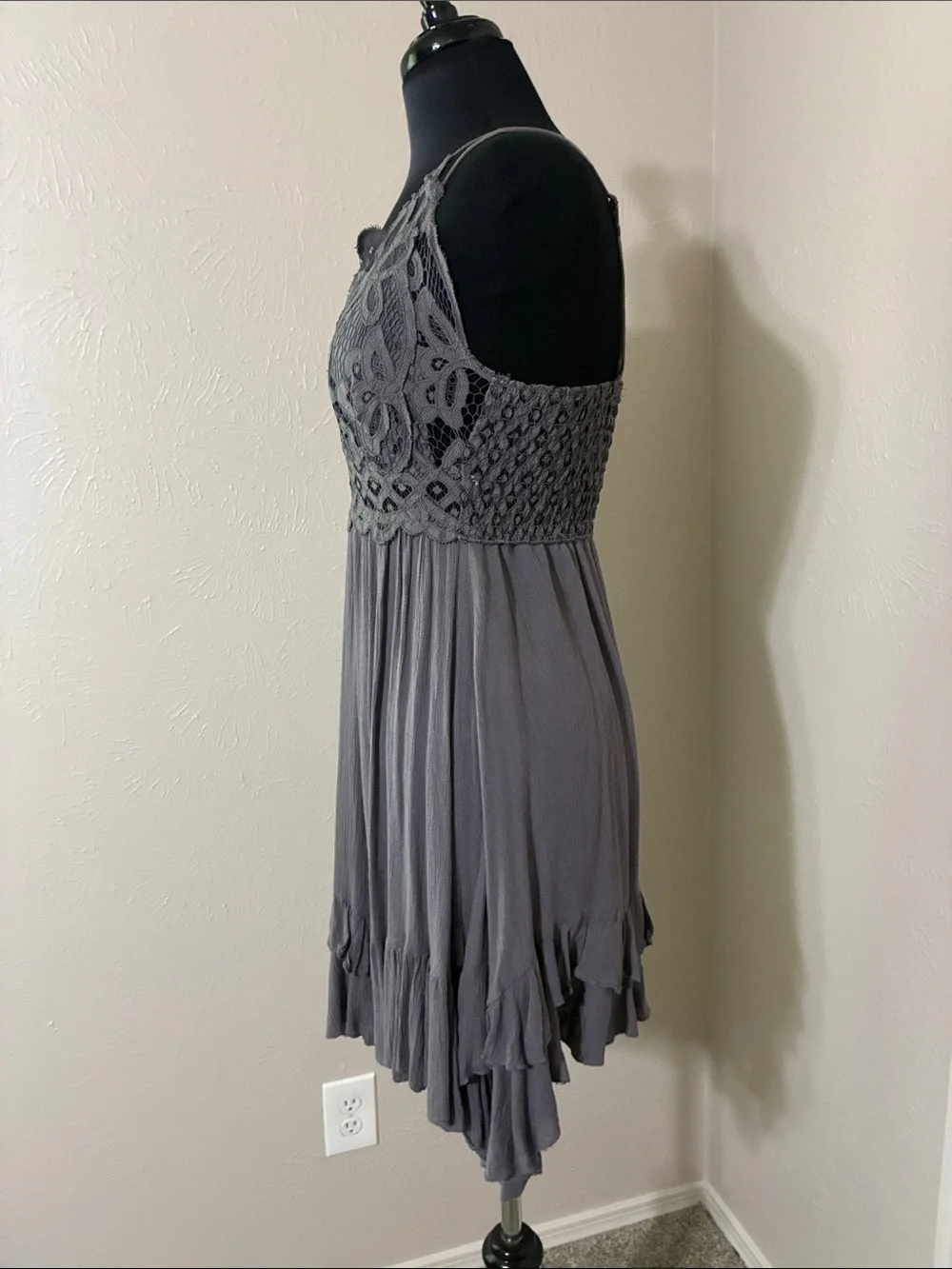 Lace-Trim Grey Sleeveless Dress